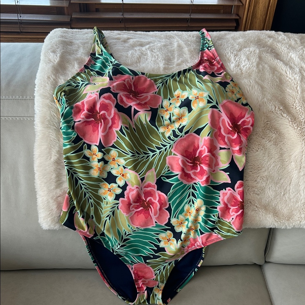 Hurley Navy and Floral Swimsuit New XXL